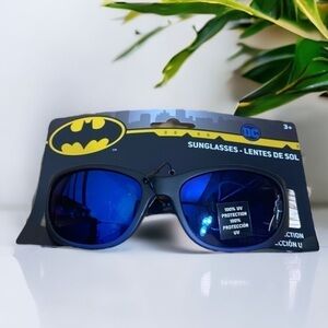 Batman Sunglasses NWT 100% UV Protection Kids Black DC